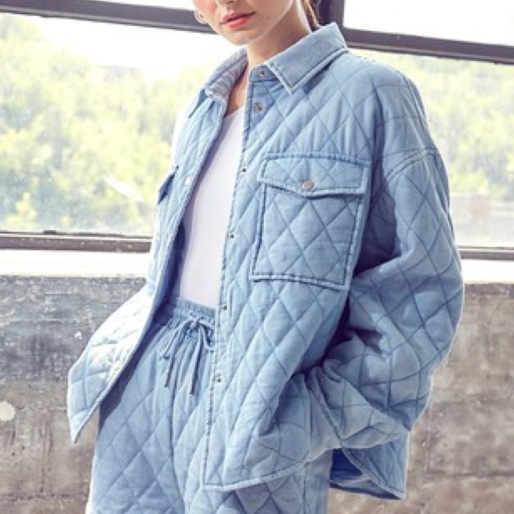 OVERSIZED QUILTED WASH BLUE JACKET